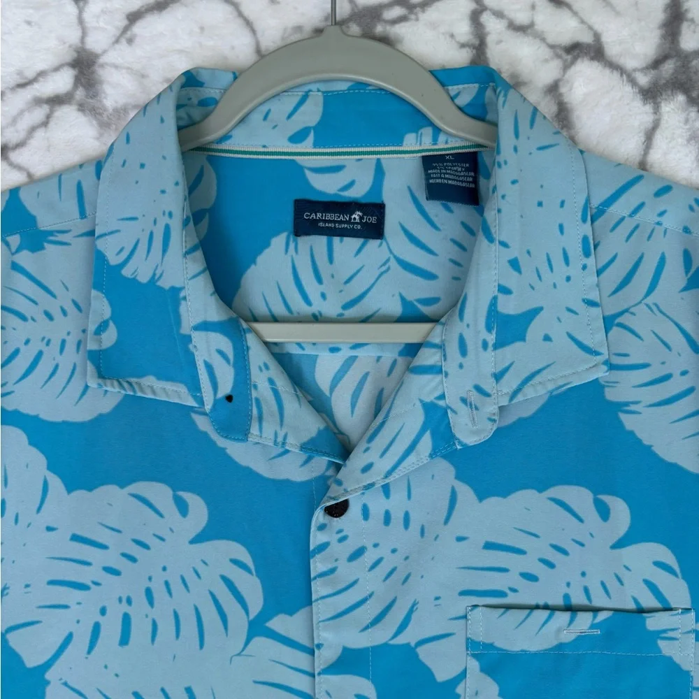 CARRIBEAN JOE Hawaiian Shirt Men's XL Blue Floral Print Lightweight Comfort - Picture 2 of 8